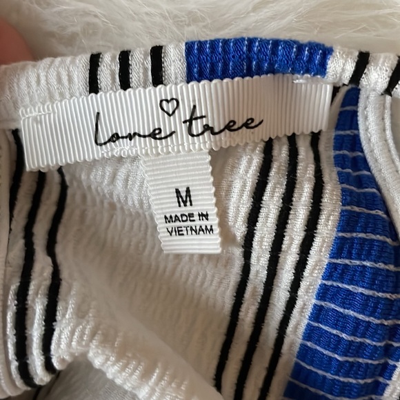 One piece - Picture 3 of 3